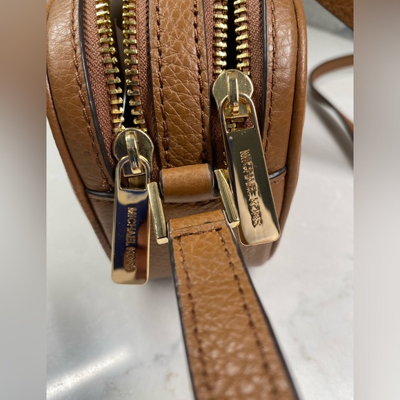 Michael Kors Fulton crossbody double zip - Picture 9 of 11